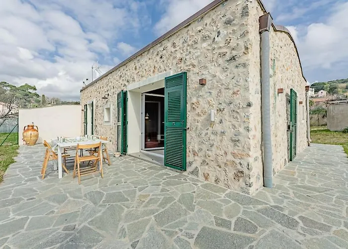 Charming One-floor With Garden, Car Parking Сasa de vacaciones *