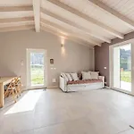 Charming One-floor With Garden, Car Parking 別荘 アルビソーラ・スペリオーレ
