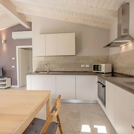 Charming One-floor With Garden, Car Parking Feriehus *