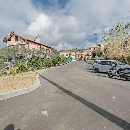 Charming One-floor With Garden, Car Parking * ألبيسولا سوبيريوري