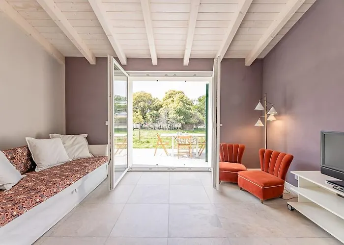 Charming One-floor With Garden, Car Parking Дом отдыха