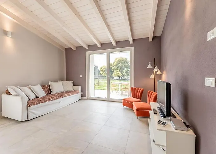Charming One-floor With Garden, Car Parking * Альбисола-Супериоре