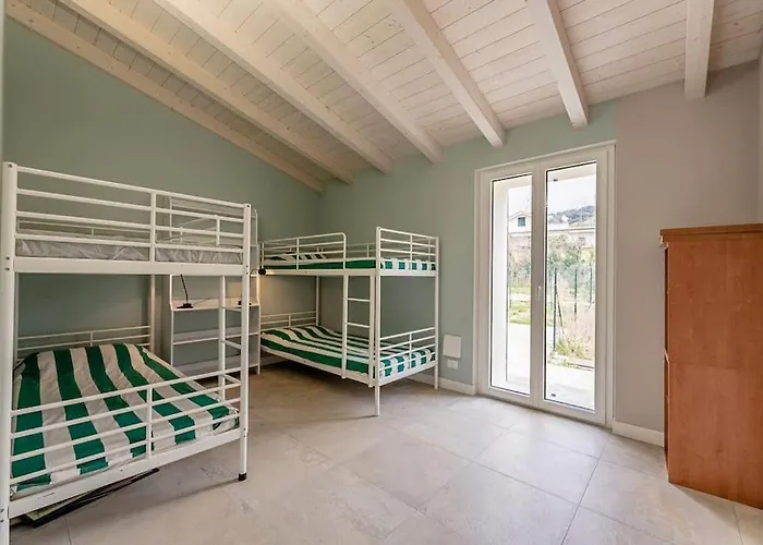 Charming One-floor With Garden, Car Parking 別荘