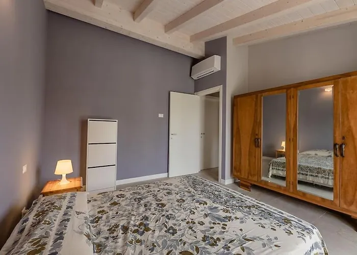 Charming One-floor With Garden, Car Parking * アルビソーラ・スペリオーレ
