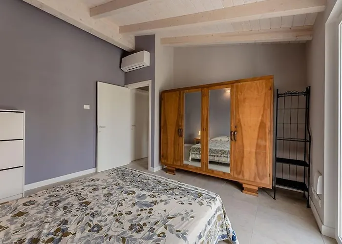 別荘 Charming One-floor With Garden, Car Parking アルビソーラ・スペリオーレ